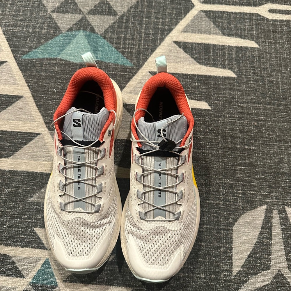 Salomon Trail/Running shoe